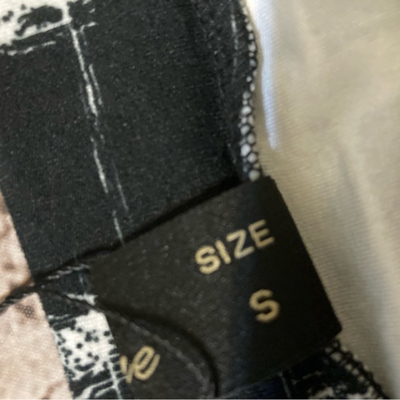 NWT VFshow black/white geometric print, pencil ruched detail midi skirt, size S - Picture 8 of 11